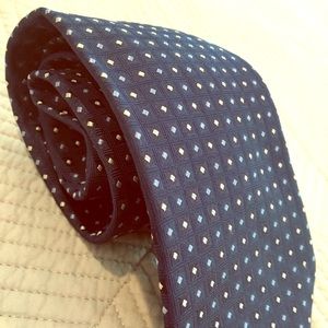 LIKE NEW Roundtree & Yorke tie